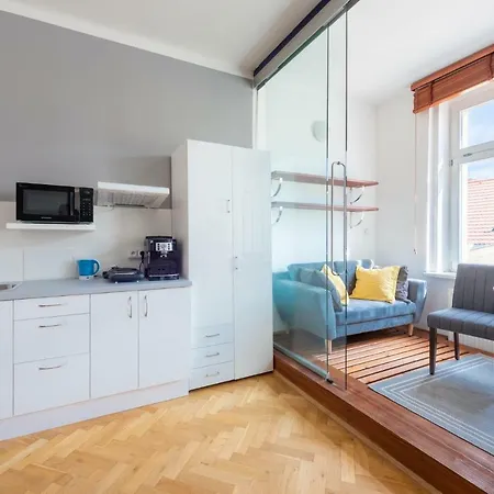 Modern Few Steps From Centre