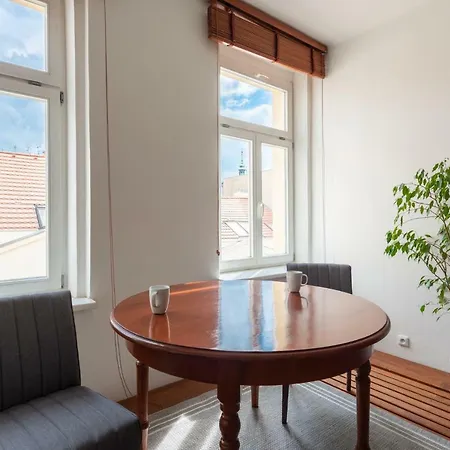 Modern Few Steps From Centre *