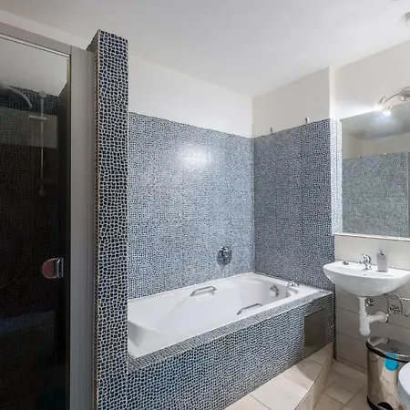 Modern Few Steps From Centre Apartment Prag